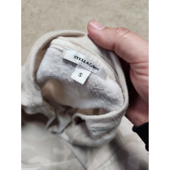 Stella & Dot camo sweatshirt - Picture 5 of 6